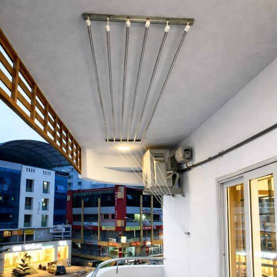 Balcony cloth hanger